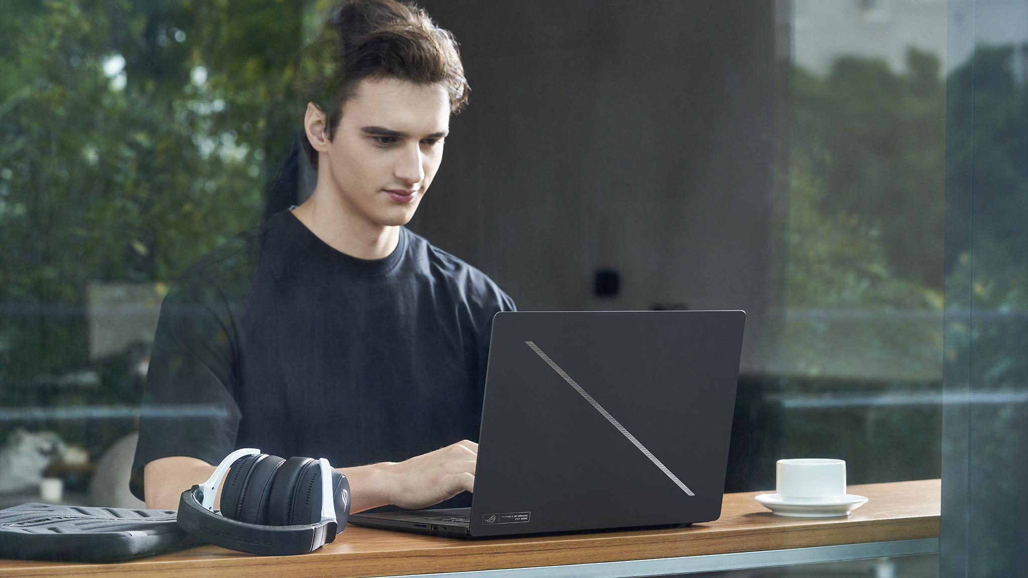 laptop_gaming_rog_rtx_50_series__12_.jpg (371 KB)